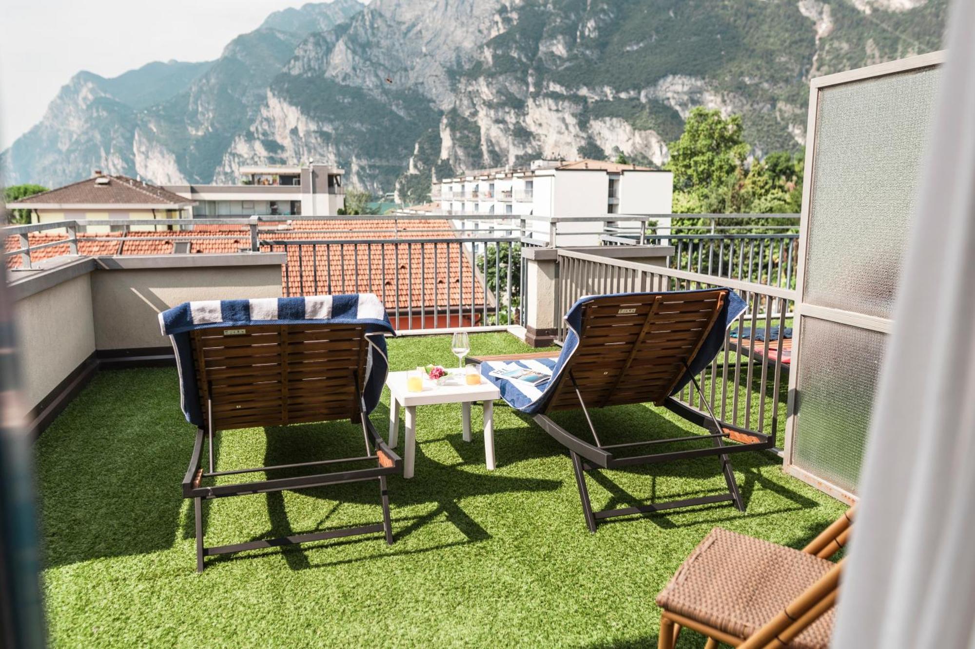 Hi Hotels Riva Del Garda Esterno foto