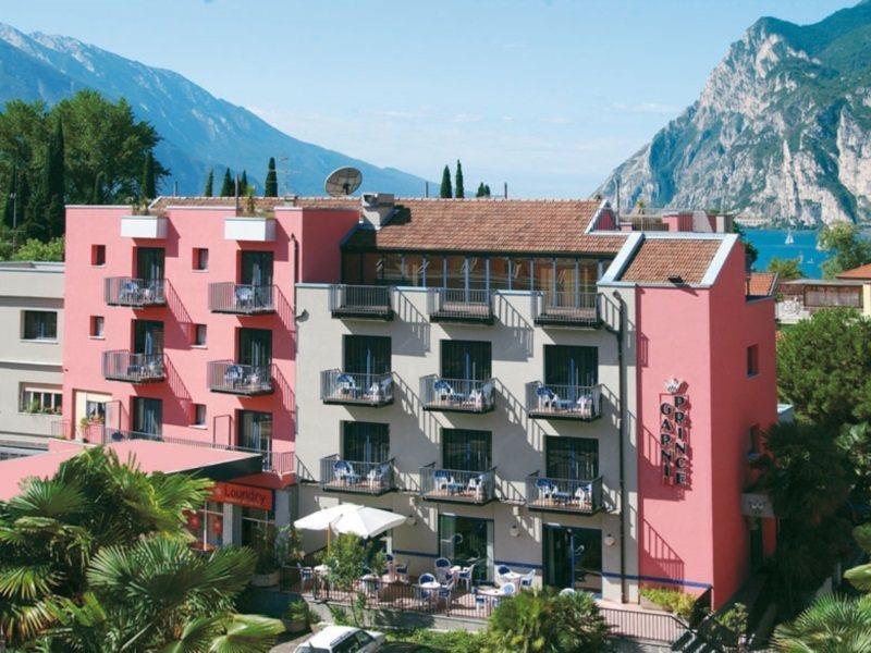 Hi Hotels Riva Del Garda Esterno foto
