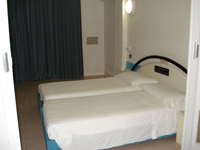 Hi Hotels Riva Del Garda Esterno foto