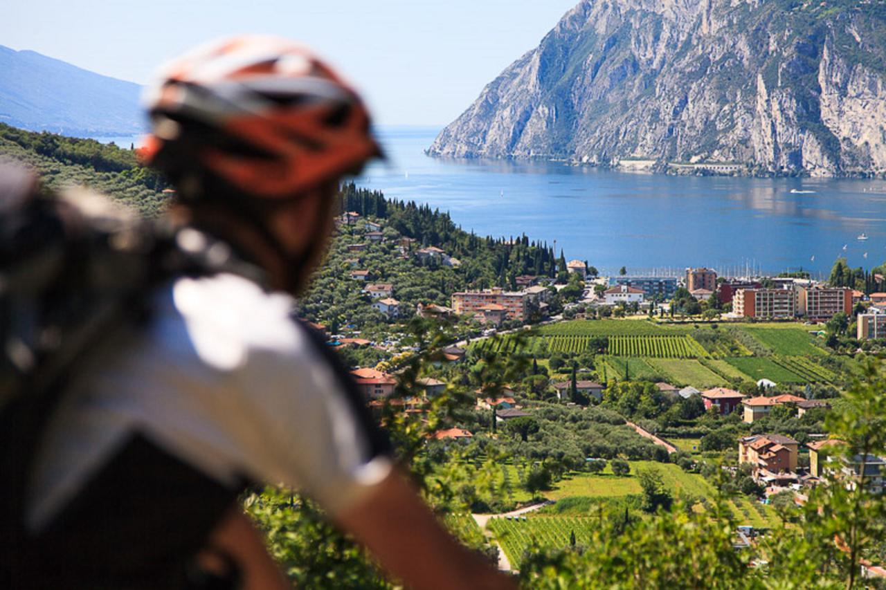 Hi Hotels Riva Del Garda Esterno foto