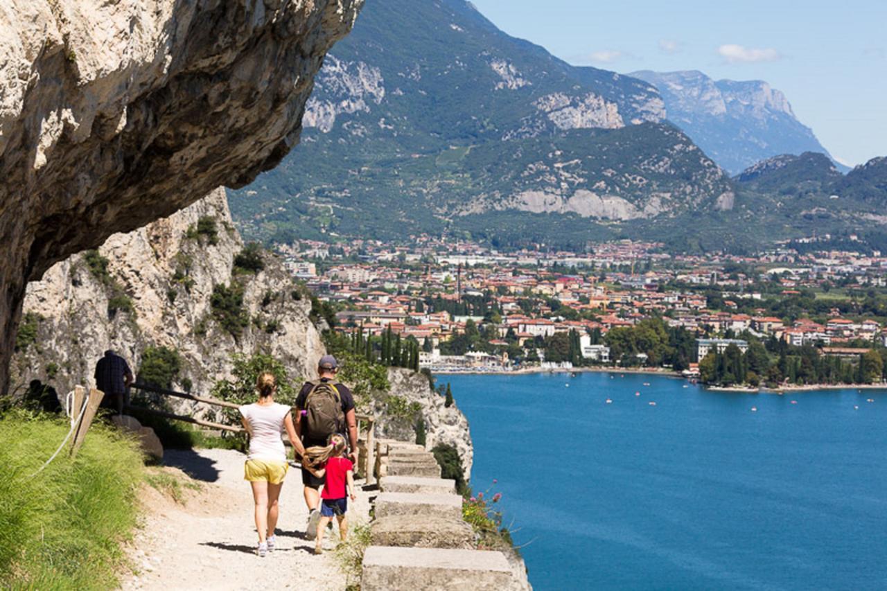 Hi Hotels Riva Del Garda Esterno foto